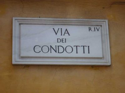 shopping via condotti