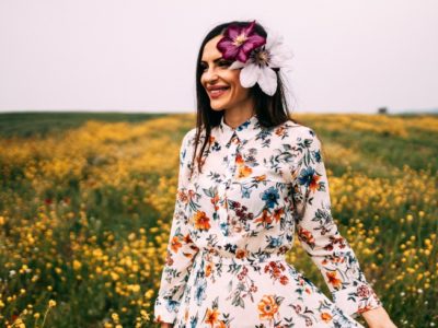 Moda primaverile: come abbinare i vestiti a fiori